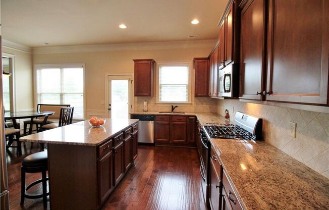 ✨ Welcome Home to 4030 Rotterdam Pass!