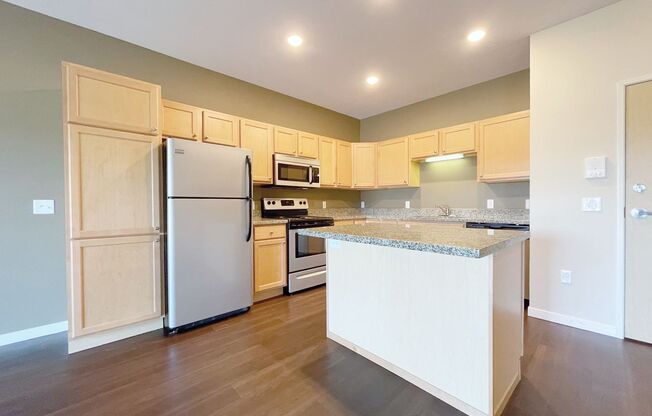 1 bed, 1 bath, 745 sqft, $1,205, Unit 113