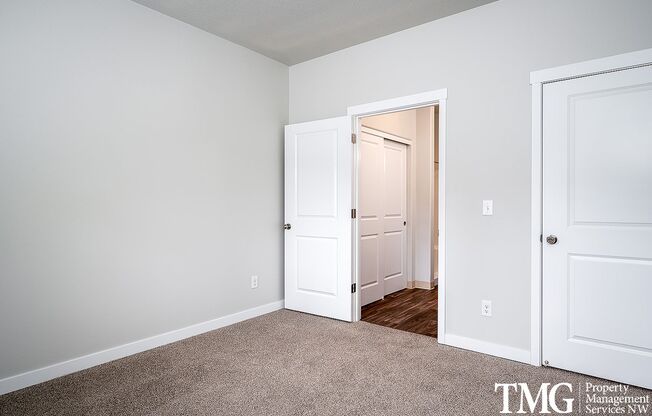 2 beds, 2 baths, 825 sqft, $1,599, Unit 1-12B