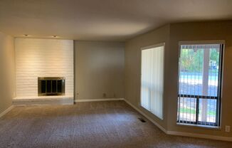 2 beds, 2 baths, $1,700, Unit 2520 Alamo Ave