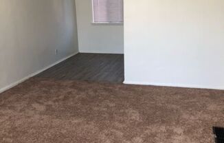 10812 S MANHATTAN PL