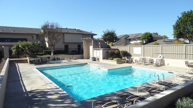 2 beds, 2 baths, $3,295, Unit # 44