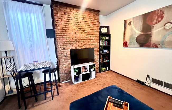 332 Lehigh Avenue (Full Service)