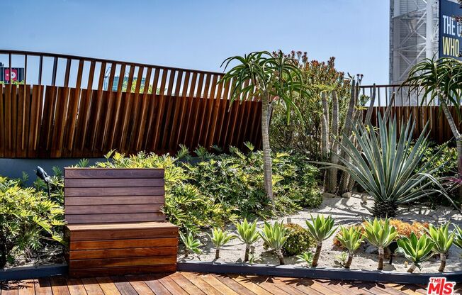 2 beds, 3 baths, 1,600 sqft, $6,800, Unit 9I