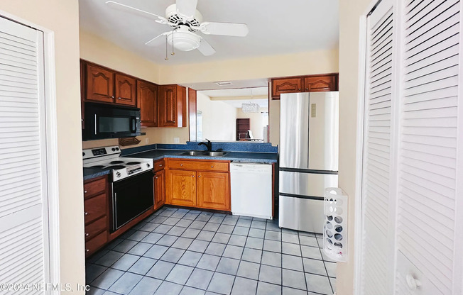 7851 LA SIERRA CT
