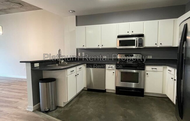115 W PEACHTREE PL