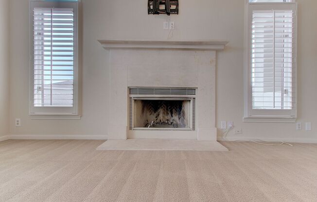 Rare 3 BR / 2.5 BA /  2 Car Garage Westlake Condo 14th Fairway (Austin Country Club) (Eanes ISD)