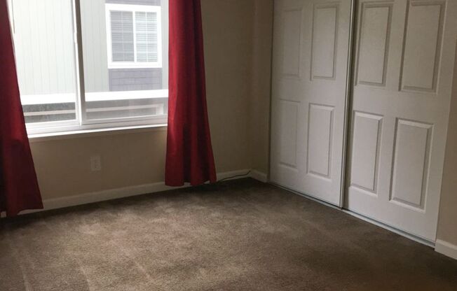 2 beds, 2 baths, $2,700, Unit Apt 81
