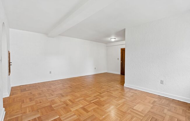 1 bed, 1 bath, $1,000, Unit 103
