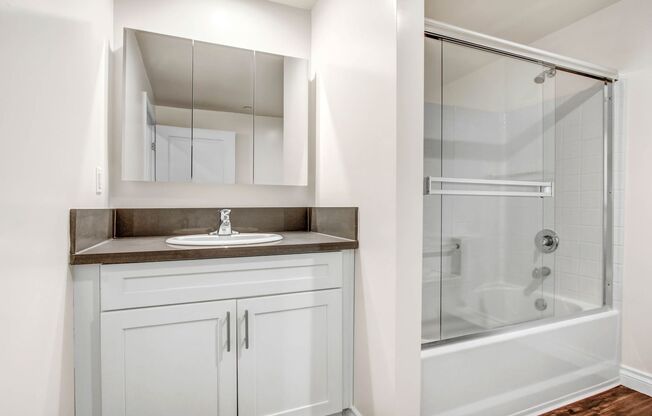 3 beds, 2 baths, 1,065 sqft, $2,795, Unit 306