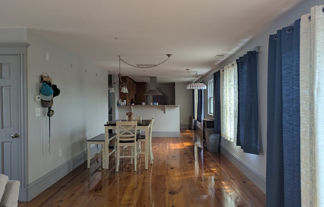 7 WEYMOUTH AVE