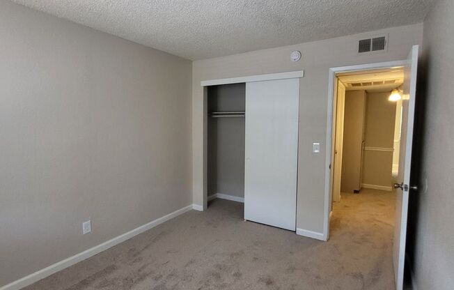 2 beds, 1 bath, $1,550, Unit 18
