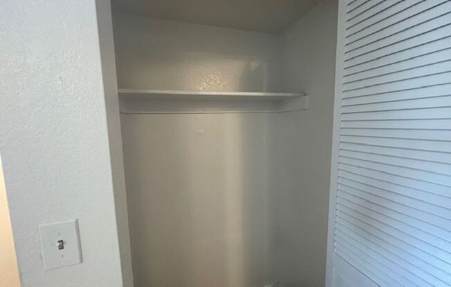 2 beds, 1 bath, 850 sqft, $1,395, Unit HC203