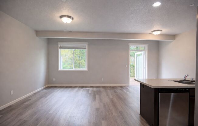 LIKE NEW TOWNHOME FOR RENT IN KALAMA - 193 Cloverdale Rd Unit C