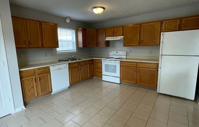 3 beds, 2 baths, $1,650