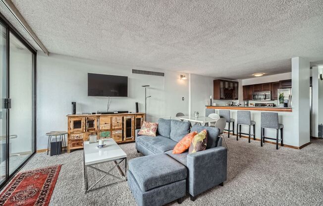 Downtown Denver Furnished 1 BDR w/ Rooftop Pool