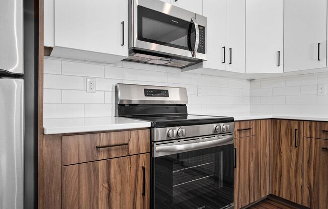 2 beds, 2 baths, 1,210 sqft, $1,950, Unit 520