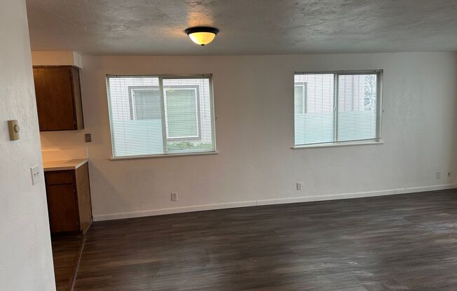 2 beds, 1 bath, 886 sqft, $1,395, Unit Unit #2