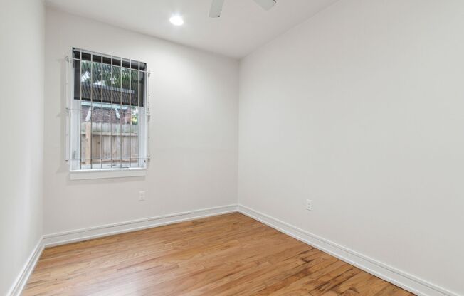 3 beds, 1.5 baths, 970 sqft, $1,400, Unit Unit 109