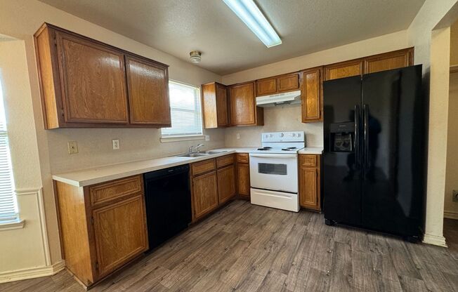 3 beds, 2 baths, $1,400