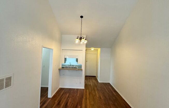 1218 Long Beach Ave