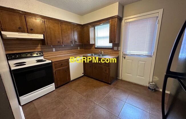 2 beds, 1 bath, 825 sqft, $675