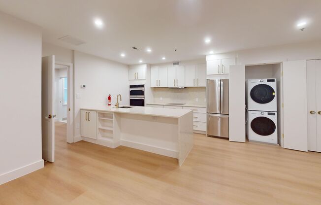 Newly Renovated, AMAZING Location, One Bedroom in West End! -Private Patio!