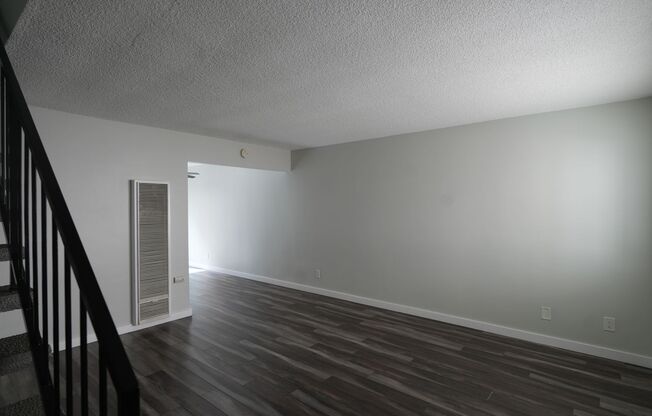 887 BOSWELL PLACE