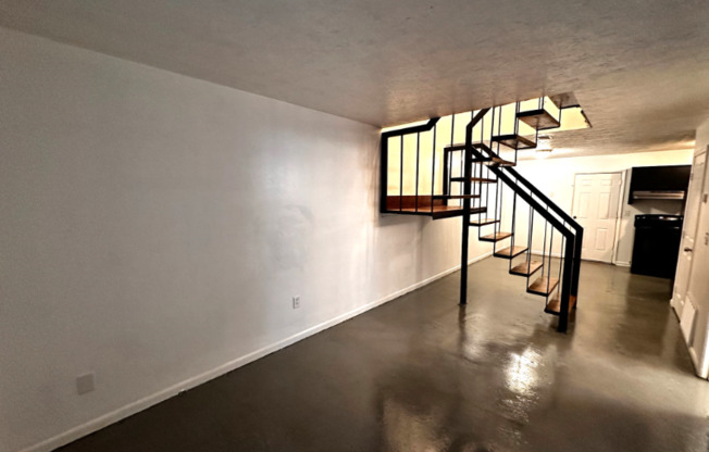 1 10 JOLLY AVE APTS