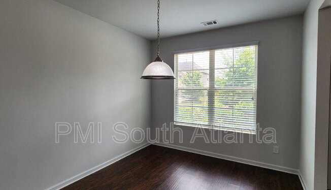 633 AMROSE WAY