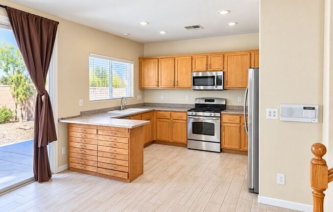 Newly Available in Desirable Community! 4bed 2.5bath