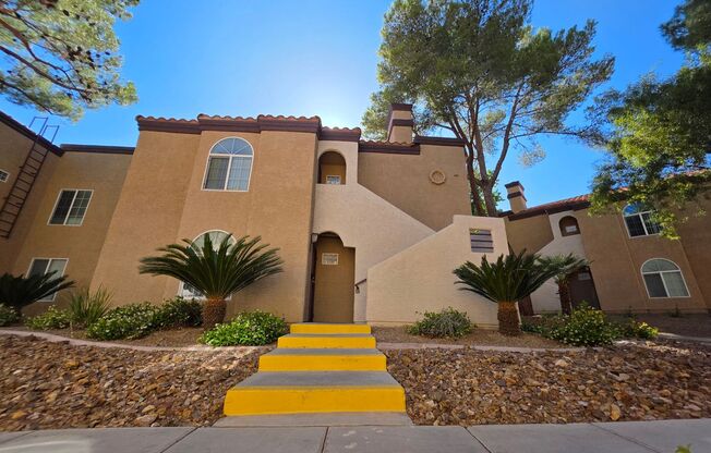 Resort Style Condo At The Lakes