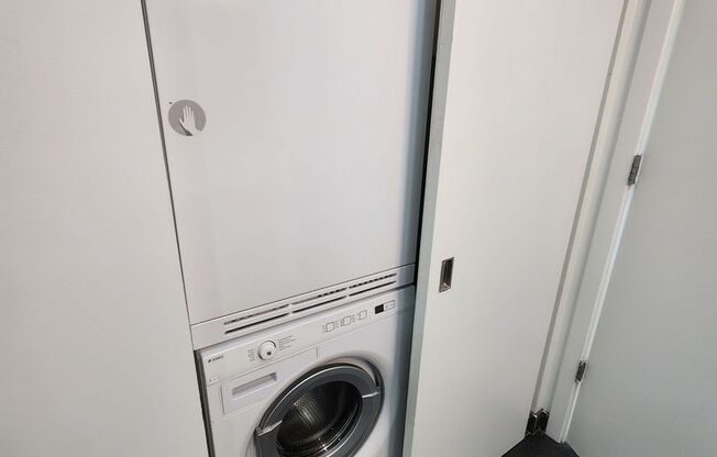 1 bed, 1 bath, 718 sqft, $2,050, Unit 5B