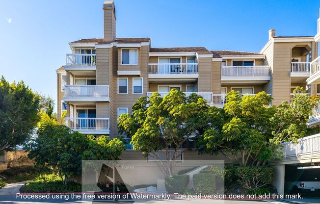 Studio loft in desirable community of Huntington Beach!