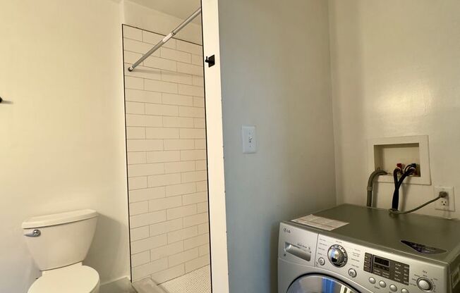 Studio, 1 bath, $800, Unit 838-2B
