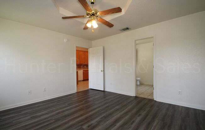 4 beds, 2 baths, $1,575