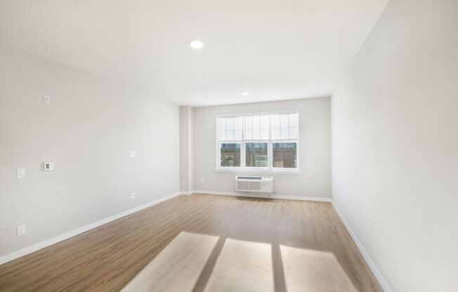 1 bed, 1 bath, 918 sqft, $2,220, Unit 4205