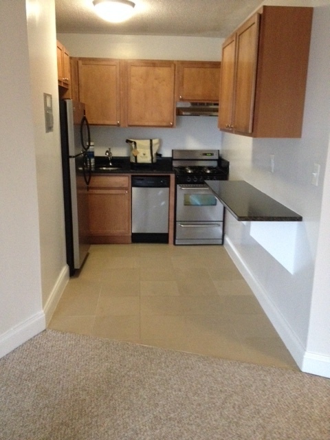 1 bed, 1 bath, 695 sqft, $2,350, Unit 0516