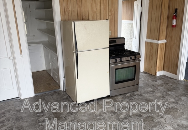 2549 A N VEL R PHILLIPS AVE