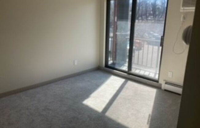 2 beds, 1 bath, 790 sqft, $2,500, Unit B105