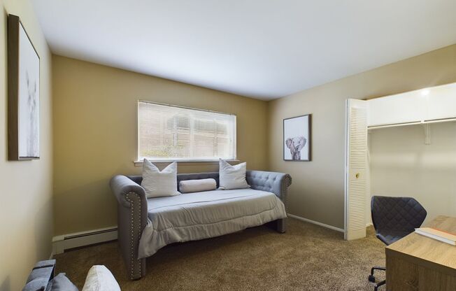 2 beds, 2 baths, 1,016 sqft, $1,735, Unit 13-201