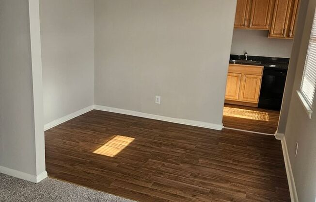 2 beds, 1 bath, 908 sqft, $2,310, Unit 135