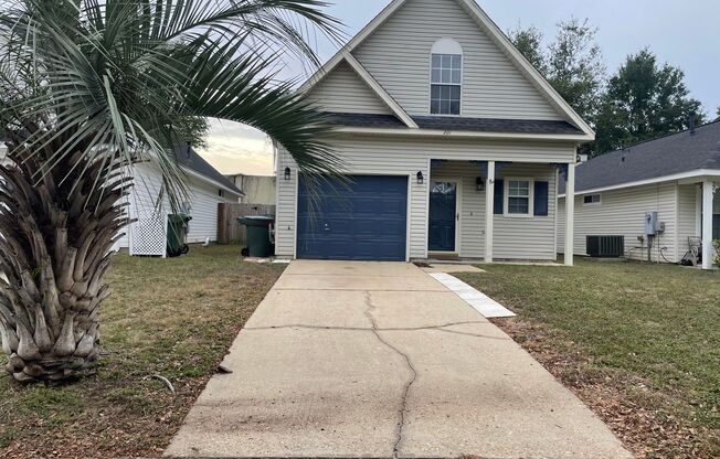 Introducing a Charming Home Retreat Located in the Heart of Pensacola