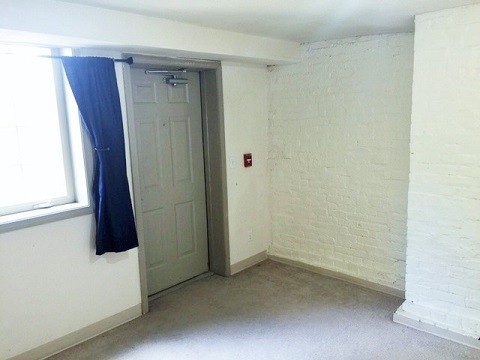 2 beds, 1 bath, $455