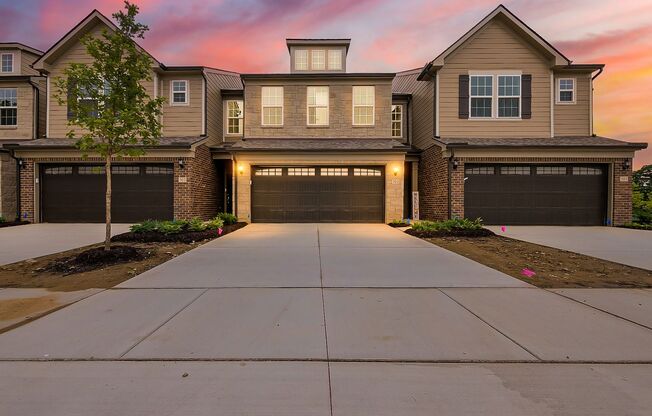AVAILABLE NOW! Modern Comfort Meets Everyday Convenience in Commerce Township!