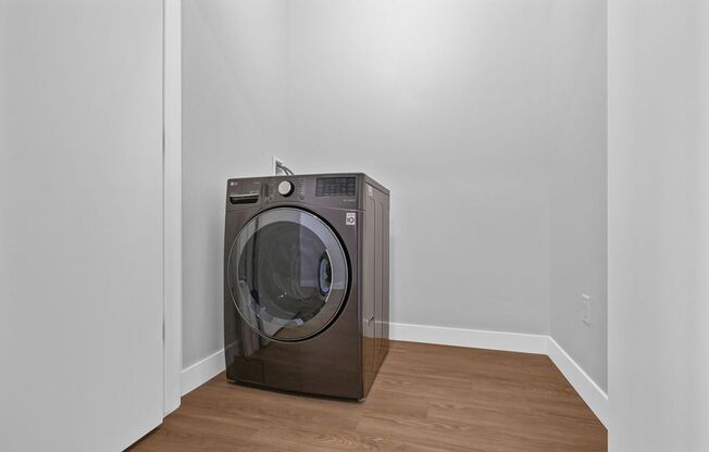 1 bed, 1 bath, 754 sqft, $1,650, Unit 213