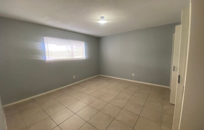 2 beds, 1 bath, 800 sqft, $735, Unit 35