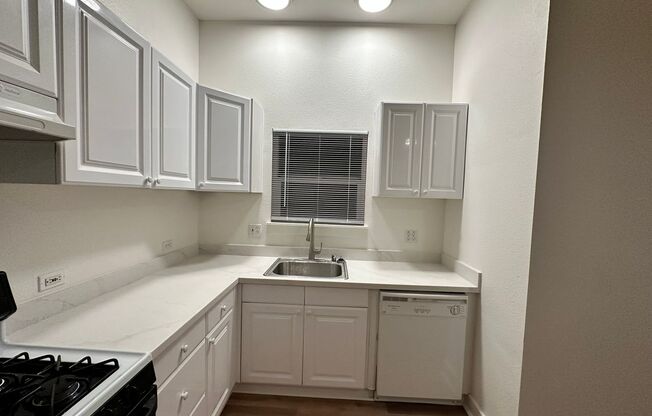 2 beds, 1 bath, 700 sqft, $2,750, Unit 1611 C