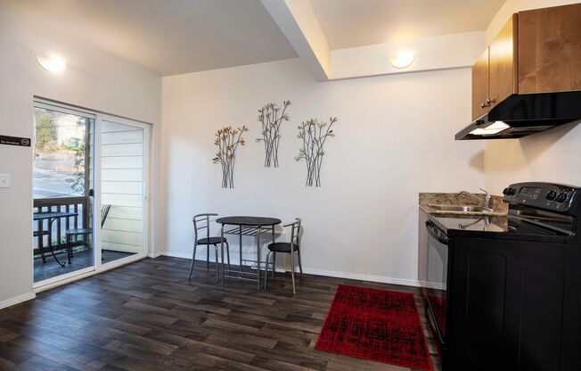 Studio, 1 bath, 150 sqft, $1,095, Unit 3F