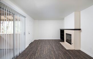 2 beds, 1 bath, 887 sqft, $2,595, Unit 56